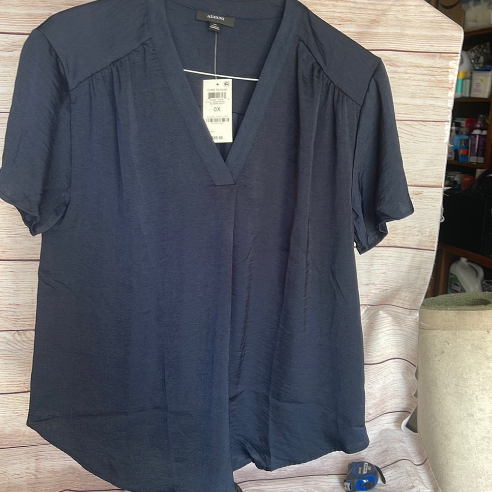 NWT Alfani women's 0X navy blouse